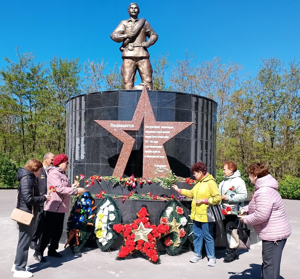 Памятник участникам ВОВ Новооскольского городского округа